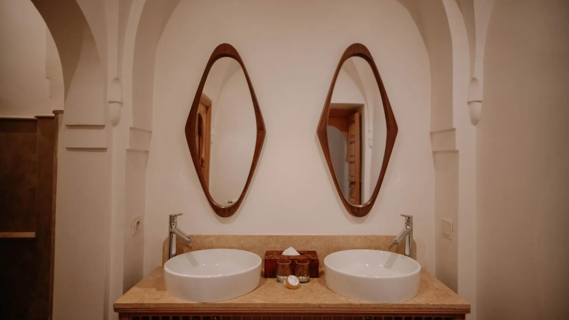 *****  Les Deux Tours Hotel Marrakesh Morocco